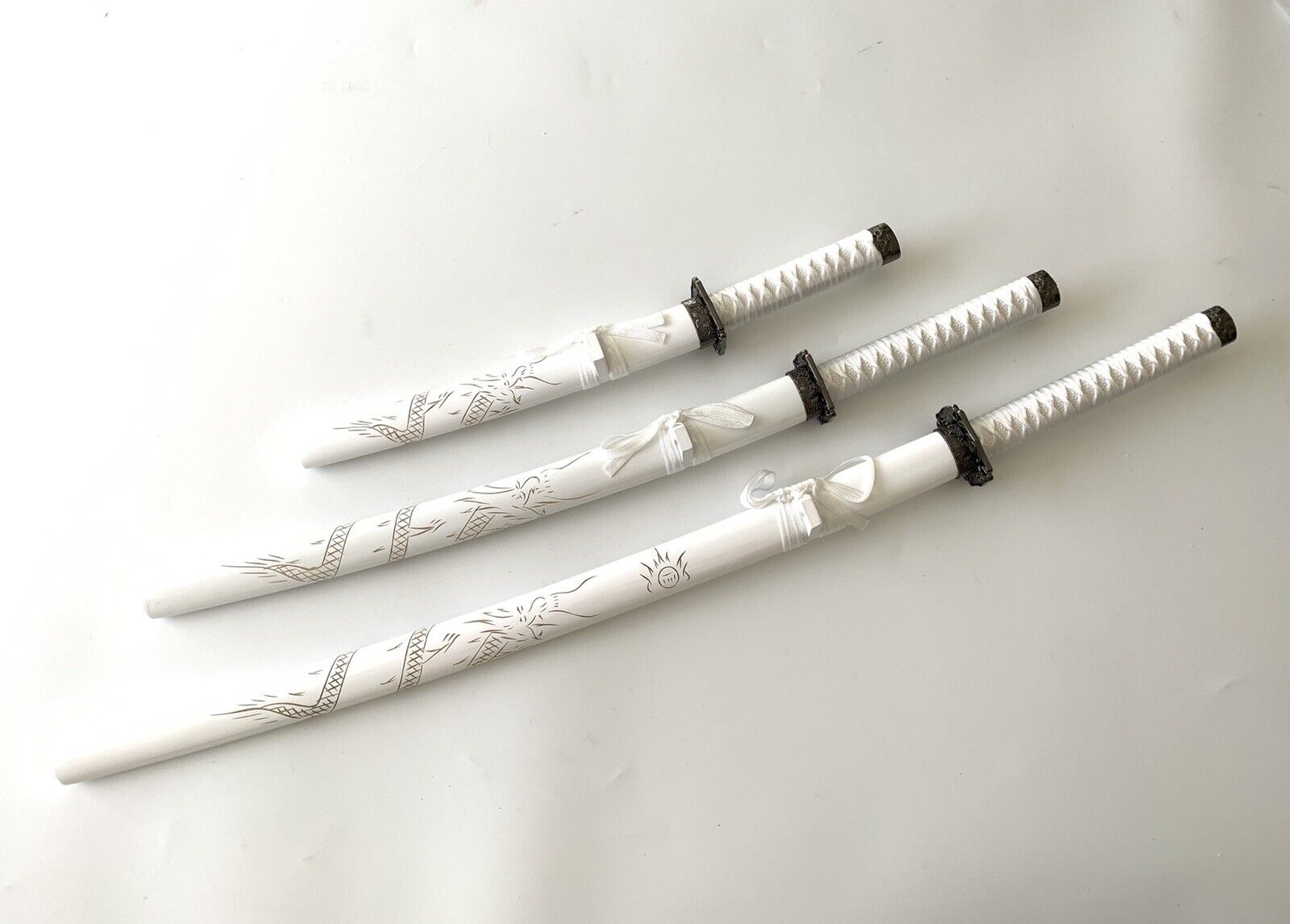 VOC - RT-5003WH - 3 Piece Samurai Sword Set - White and Black
