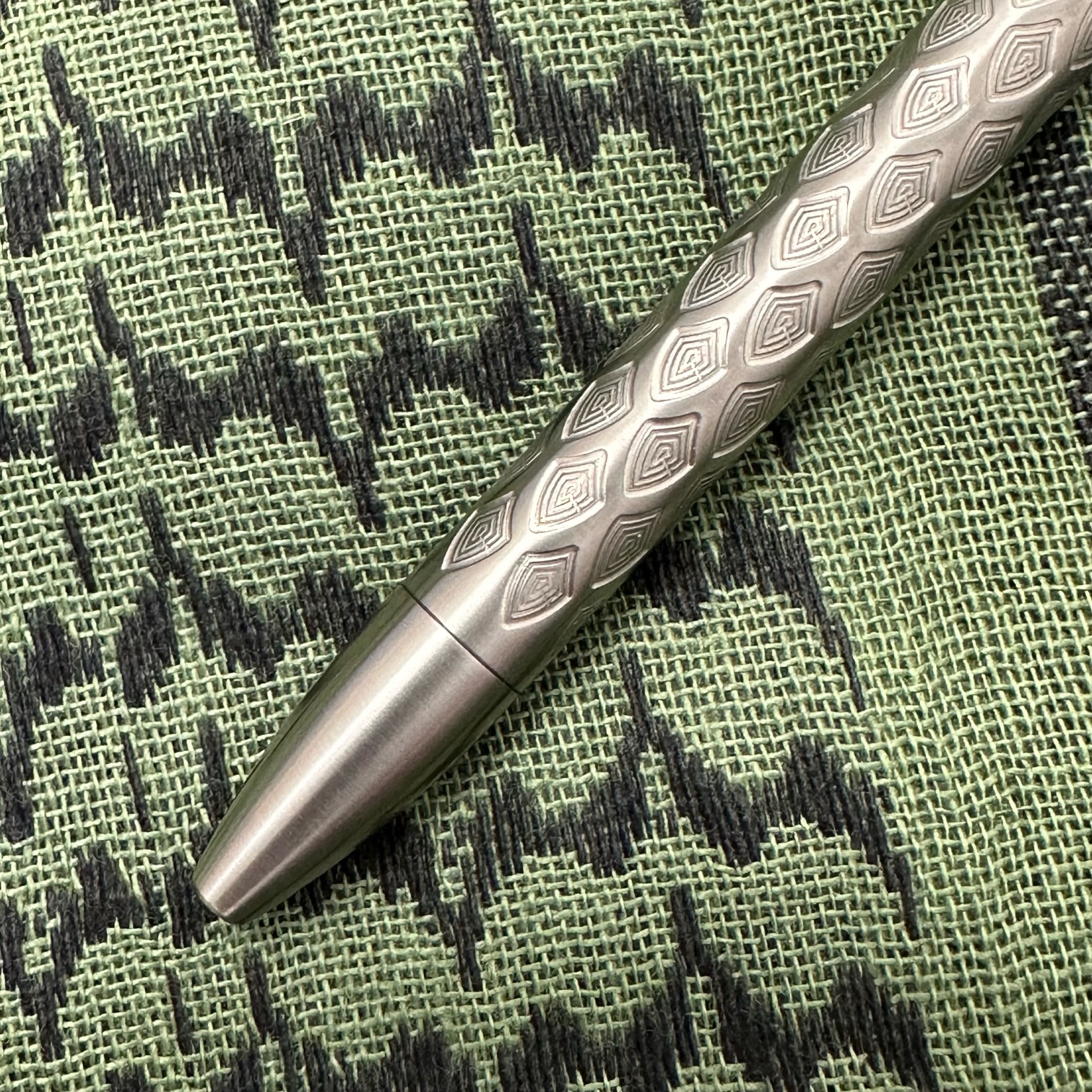 Smooth Precision Pens - SPPDSFSPO - Dragon Scales - Bolt Action - Full Size - Polished TI - Image 4